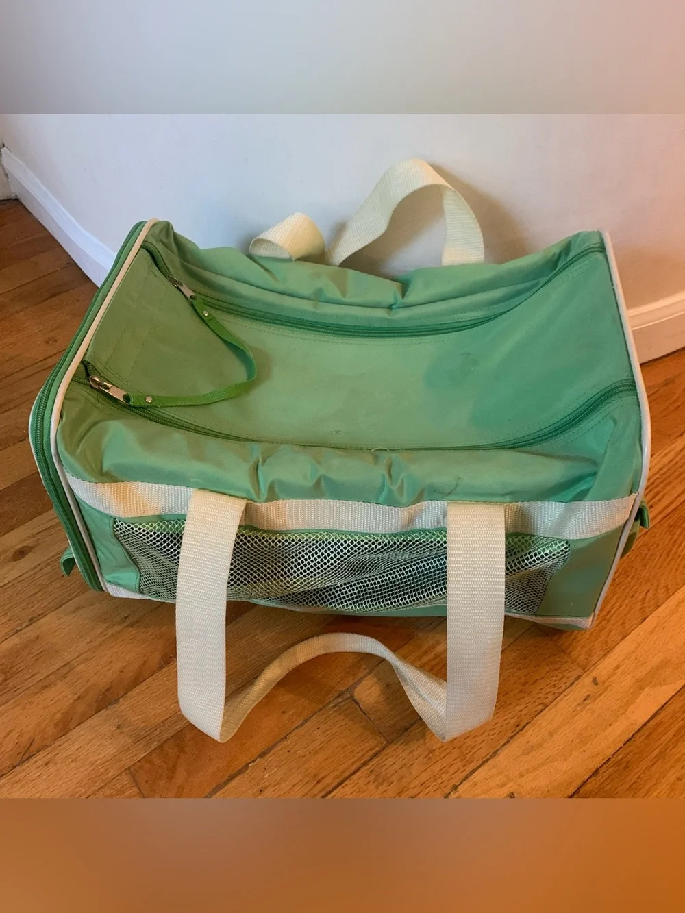 N/A pastel green